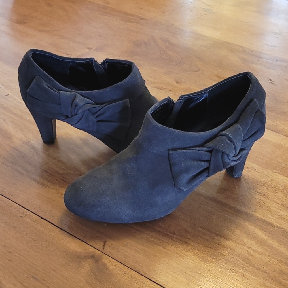 Grey heels